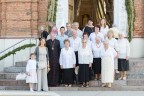 Choristų nuotrauka su arkivyskupu Lionginu Virbalu